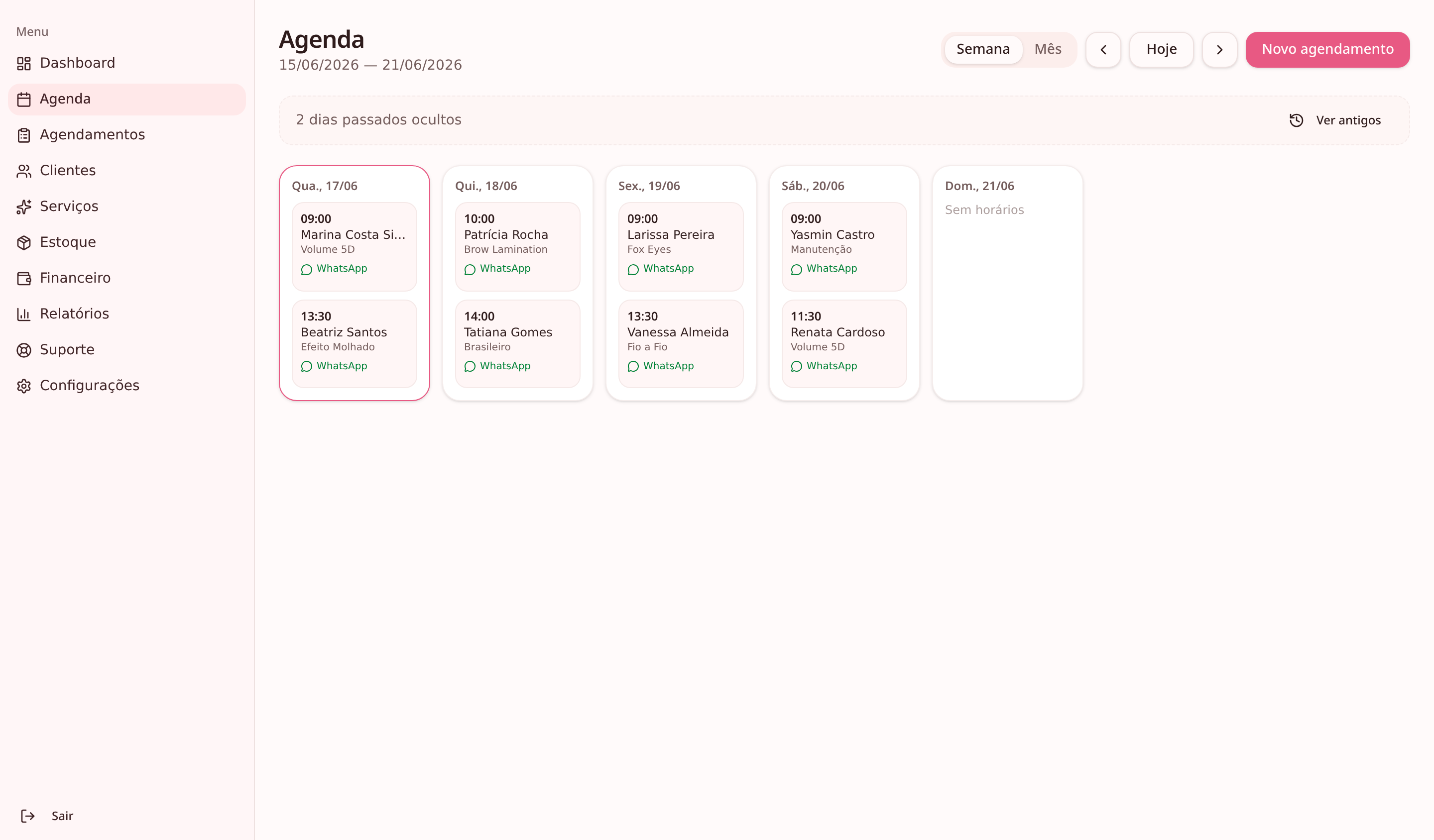 Tela de agenda semanal do AgendaLash com atendimentos confirmados e pendentes
